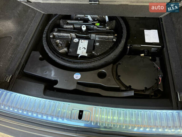 Сірий Ауді Q8, об'ємом двигуна 2.97 л та пробігом 42 тис. км за 69500 $, фото 31 на Automoto.ua