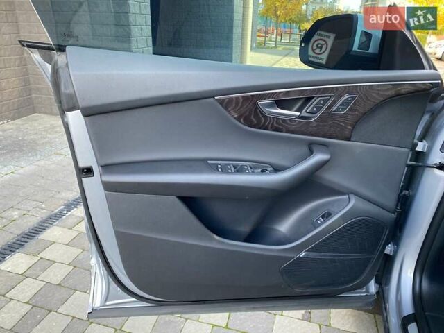 Серый Ауди Q8, объемом двигателя 3 л и пробегом 61 тыс. км за 63000 $, фото 58 на Automoto.ua