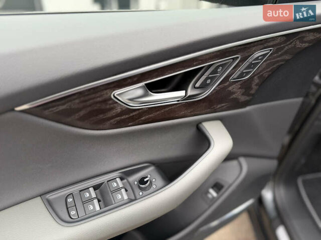 Сірий Ауді Q8, об'ємом двигуна 3 л та пробігом 11 тис. км за 60900 $, фото 8 на Automoto.ua