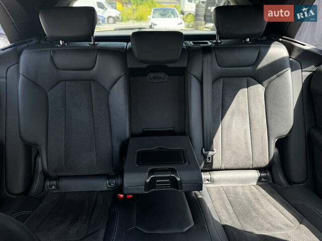 Серый Ауди Q8, объемом двигателя 3 л и пробегом 142 тыс. км за 75000 $, фото 61 на Automoto.ua