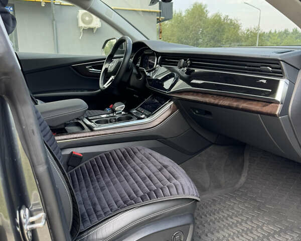 Серый Ауди Q8, объемом двигателя 3 л и пробегом 61 тыс. км за 56000 $, фото 37 на Automoto.ua