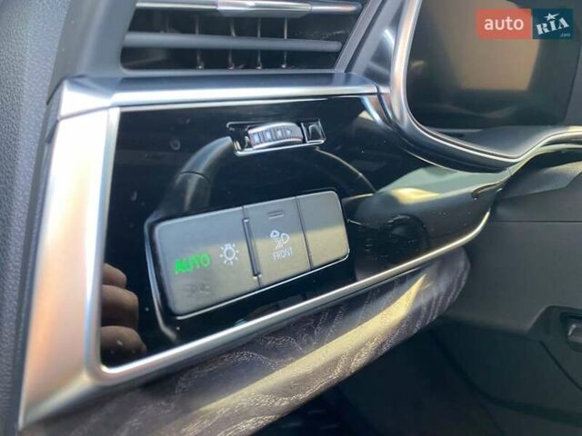 Серый Ауди Q8, объемом двигателя 3 л и пробегом 61 тыс. км за 63000 $, фото 67 на Automoto.ua