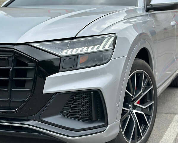 Серый Ауди Q8, объемом двигателя 3 л и пробегом 74 тыс. км за 60000 $, фото 2 на Automoto.ua