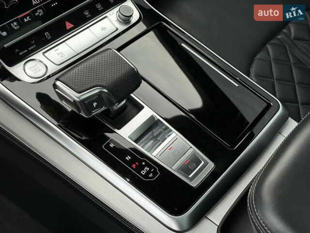 Сірий Ауді Q8, об'ємом двигуна 3 л та пробігом 101 тис. км за 60000 $, фото 79 на Automoto.ua