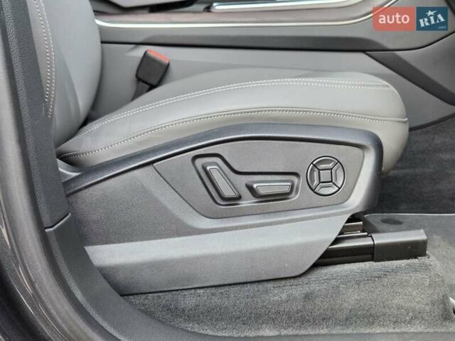 Серый Ауди Q8, объемом двигателя 3 л и пробегом 11 тыс. км за 67900 $, фото 12 на Automoto.ua