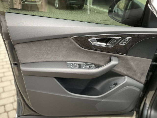 Серый Ауди Q8, объемом двигателя 3 л и пробегом 92 тыс. км за 73000 $, фото 7 на Automoto.ua