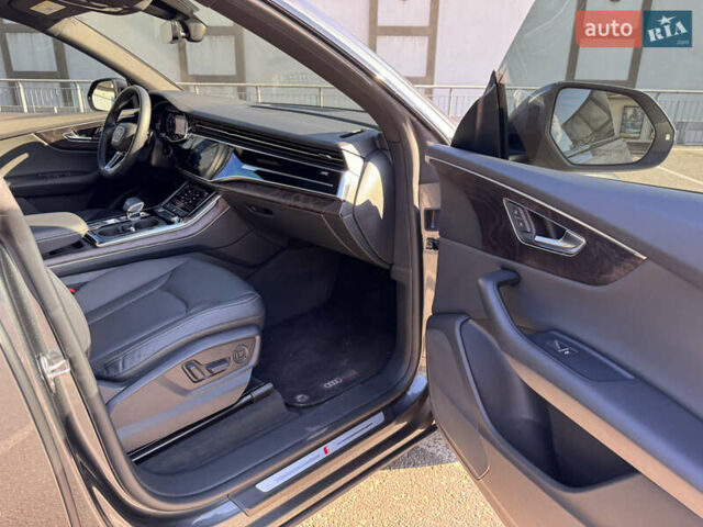 Серый Ауди Q8, объемом двигателя 3 л и пробегом 63 тыс. км за 59900 $, фото 24 на Automoto.ua