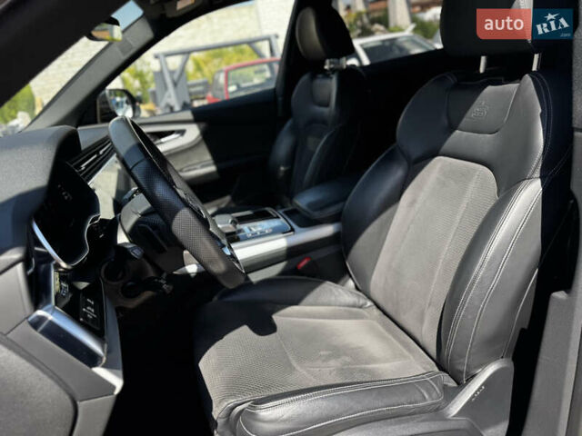 Серый Ауди Q8, объемом двигателя 3 л и пробегом 142 тыс. км за 75000 $, фото 30 на Automoto.ua