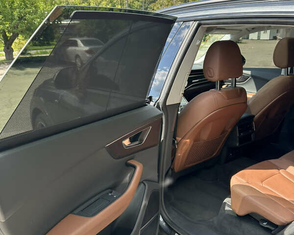 Сірий Ауді Q8, об'ємом двигуна 3 л та пробігом 17 тис. км за 61900 $, фото 13 на Automoto.ua