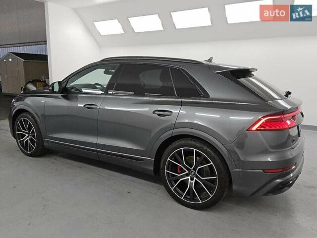 Серый Ауди Q8, объемом двигателя 3 л и пробегом 161 тыс. км за 29500 $, фото 1 на Automoto.ua