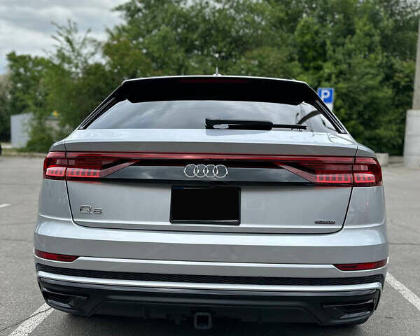 Серый Ауди Q8, объемом двигателя 3 л и пробегом 74 тыс. км за 60000 $, фото 6 на Automoto.ua