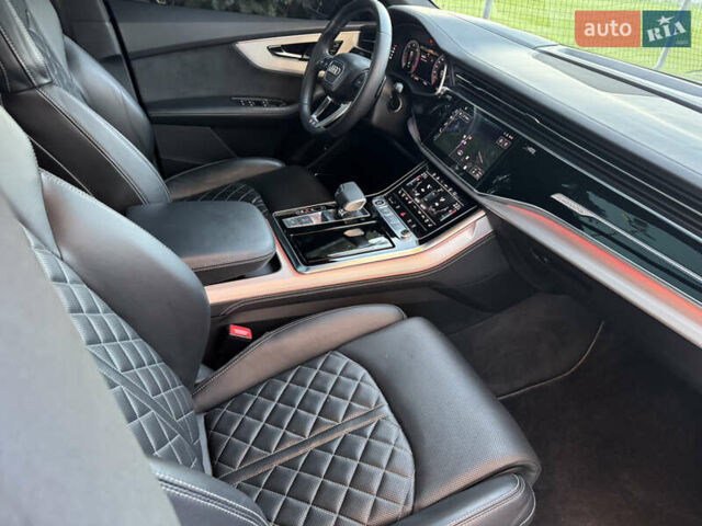 Серый Ауди Q8, объемом двигателя 3 л и пробегом 90 тыс. км за 68500 $, фото 63 на Automoto.ua