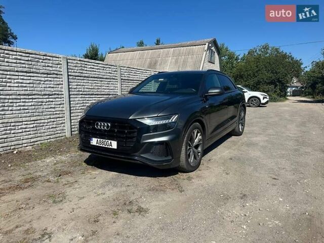 Сірий Ауді Q8, об'ємом двигуна 3 л та пробігом 165 тис. км за 57900 $, фото 2 на Automoto.ua