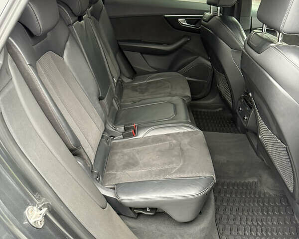 Сірий Ауді Q8, об'ємом двигуна 2.97 л та пробігом 395 тис. км за 39900 $, фото 10 на Automoto.ua