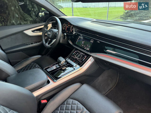 Серый Ауди Q8, объемом двигателя 3 л и пробегом 90 тыс. км за 68500 $, фото 64 на Automoto.ua