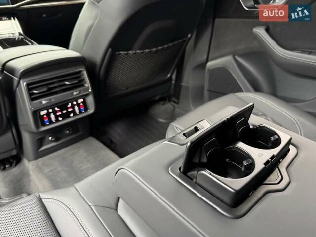 Серый Ауди Q8, объемом двигателя 3 л и пробегом 20 тыс. км за 87000 $, фото 87 на Automoto.ua