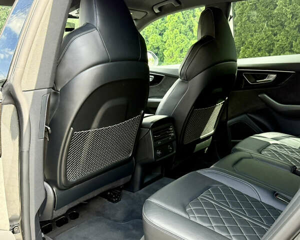 Серый Ауди Q8, объемом двигателя 2.97 л и пробегом 127 тыс. км за 70000 $, фото 10 на Automoto.ua