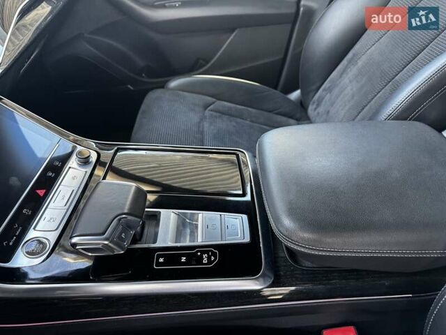 Серый Ауди Q8, объемом двигателя 2.97 л и пробегом 103 тыс. км за 62000 $, фото 1 на Automoto.ua