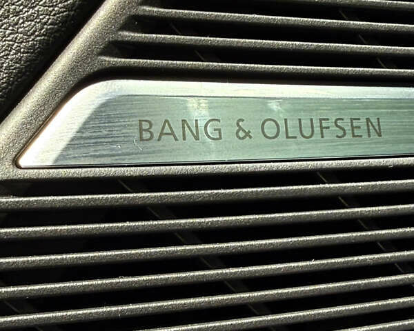 Серый Ауди Q8, объемом двигателя 2.97 л и пробегом 127 тыс. км за 70000 $, фото 20 на Automoto.ua