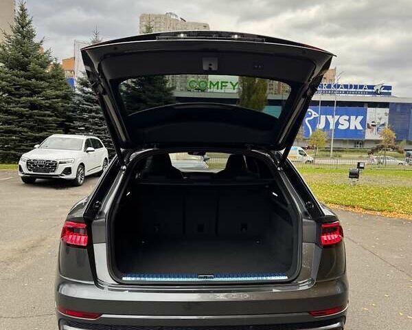 Серый Ауди Q8, объемом двигателя 3 л и пробегом 20 тыс. км за 87000 $, фото 17 на Automoto.ua