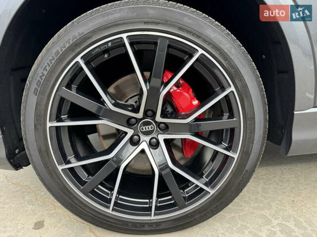 Ауді Q8 2021 у Києві на Automoto.ua Сірий Ауді Q8, об'ємом двигуна 3 л та пробігом 25 тис. км за 73000 $, фото 18 на Automoto.ua