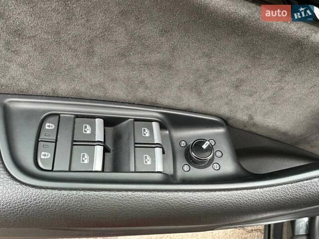 Сірий Ауді Q8, об'ємом двигуна 3 л та пробігом 165 тис. км за 57900 $, фото 18 на Automoto.ua