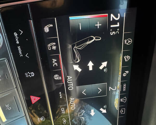 Серый Ауди Q8, объемом двигателя 3 л и пробегом 90 тыс. км за 68500 $, фото 80 на Automoto.ua