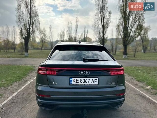 Ауді Q8 2021 у Кам'янське (Дніпродзержинськ) на Automoto.ua Сірий Ауді Q8, об'ємом двигуна 2.97 л та пробігом 165 тис. км за 53999 $, фото 2 на Automoto.ua