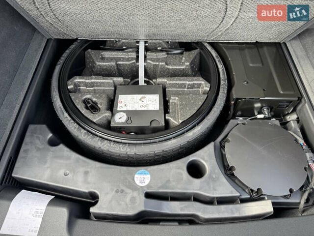 Ауді Q8 2021 у Києві на Automoto.ua Сірий Ауді Q8, об'ємом двигуна 3 л та пробігом 25 тис. км за 73000 $, фото 34 на Automoto.ua