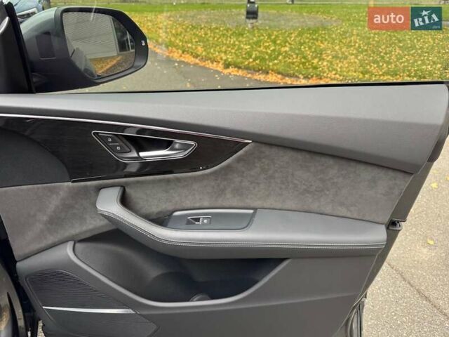 Серый Ауди Q8, объемом двигателя 3 л и пробегом 20 тыс. км за 87000 $, фото 95 на Automoto.ua