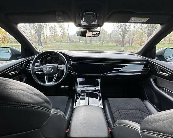 Ауді Q8 2021 у Кам'янське (Дніпродзержинськ) на Automoto.ua Сірий Ауді Q8, об'ємом двигуна 2.97 л та пробігом 165 тис. км за 53999 $, фото 19 на Automoto.ua
