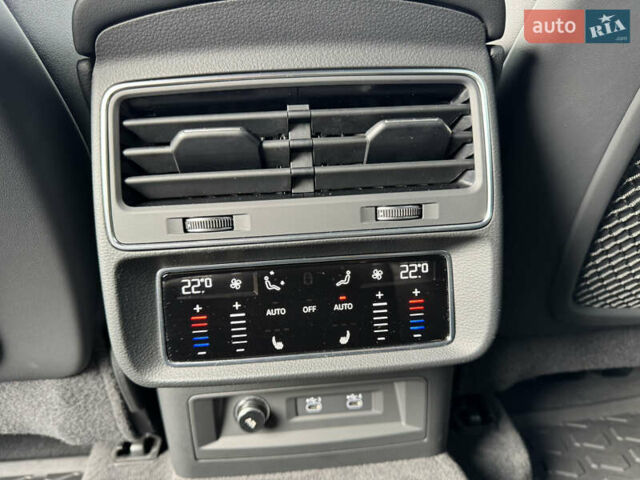 Ауді Q8 2021 у Києві на Automoto.ua Сірий Ауді Q8, об'ємом двигуна 3 л та пробігом 25 тис. км за 73000 $, фото 30 на Automoto.ua