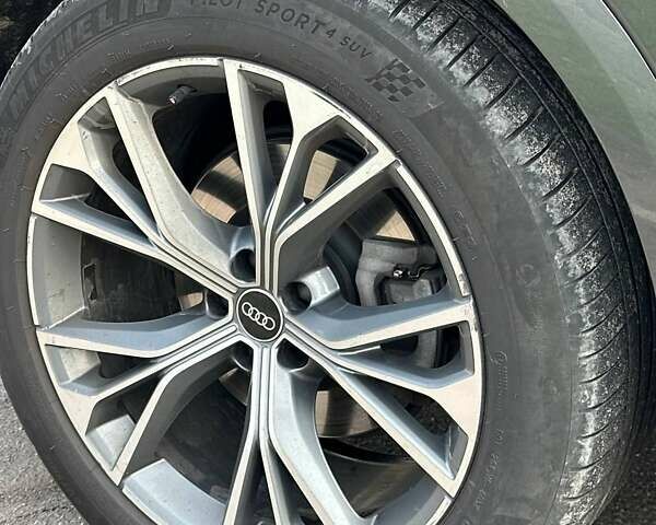 Ауді Q8 2021 у Кам'янське (Дніпродзержинськ) на Automoto.ua Сірий Ауді Q8, об'ємом двигуна 2.97 л та пробігом 165 тис. км за 53999 $, фото 7 на Automoto.ua