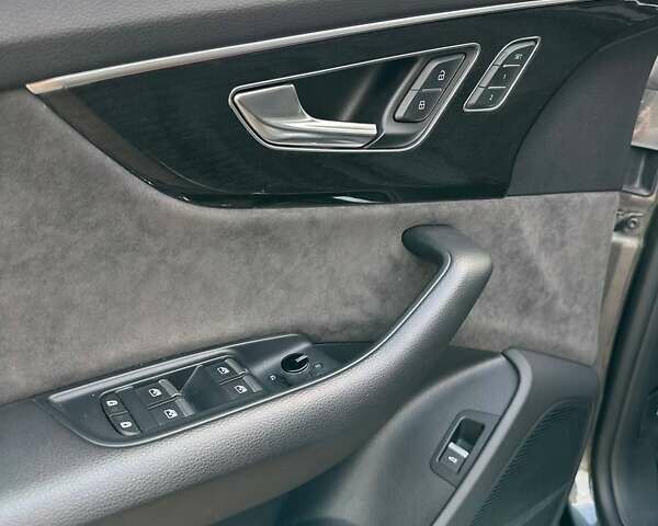 Ауді Q8 2021 у Кам'янське (Дніпродзержинськ) на Automoto.ua Сірий Ауді Q8, об'ємом двигуна 2.97 л та пробігом 165 тис. км за 53999 $, фото 16 на Automoto.ua