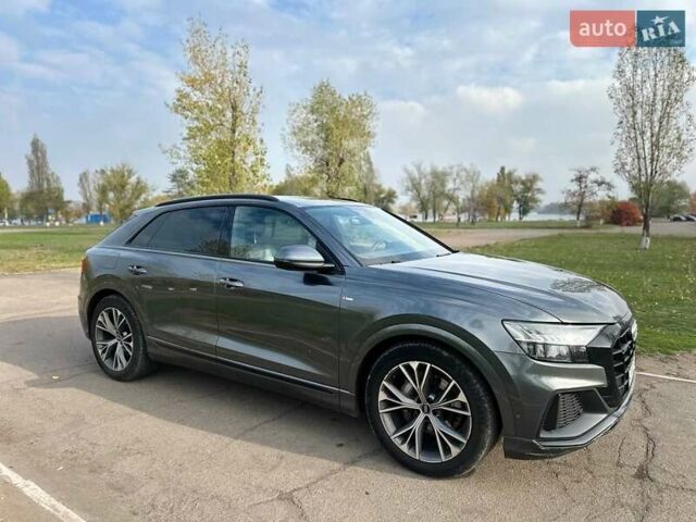 Ауді Q8 2021 у Кам'янське (Дніпродзержинськ) на Automoto.ua Сірий Ауді Q8, об'ємом двигуна 2.97 л та пробігом 165 тис. км за 53999 $, фото 4 на Automoto.ua