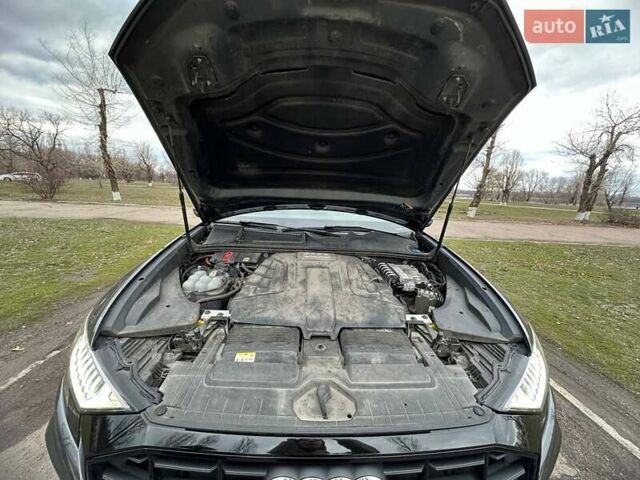 Сірий Ауді Q8, об'ємом двигуна 3 л та пробігом 165 тис. км за 57900 $, фото 14 на Automoto.ua