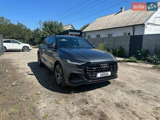 Сірий Ауді Q8, об'ємом двигуна 3 л та пробігом 165 тис. км за 57900 $, фото 5 на Automoto.ua