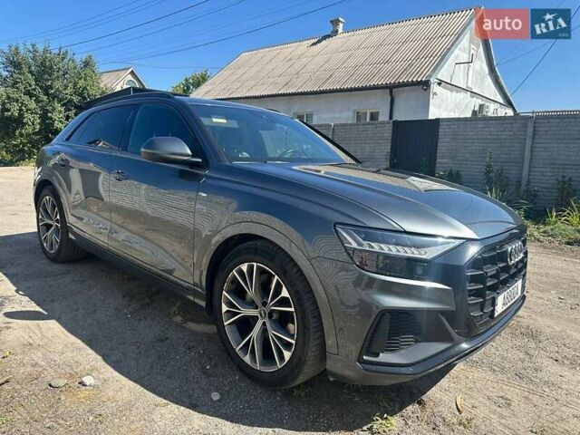 Сірий Ауді Q8, об'ємом двигуна 3 л та пробігом 165 тис. км за 57900 $, фото 6 на Automoto.ua