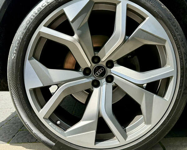 Серый Ауди Q8, объемом двигателя 2.97 л и пробегом 127 тыс. км за 70000 $, фото 19 на Automoto.ua