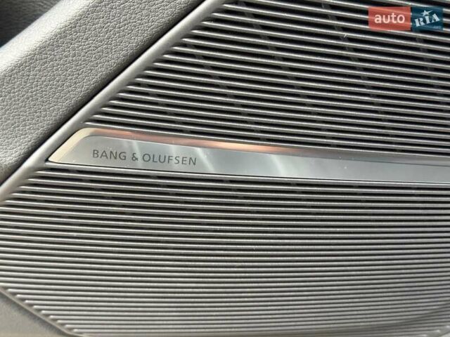 Серый Ауди Q8, объемом двигателя 3 л и пробегом 20 тыс. км за 87000 $, фото 82 на Automoto.ua