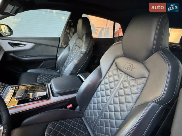 Серый Ауди Q8, объемом двигателя 3 л и пробегом 90 тыс. км за 68500 $, фото 52 на Automoto.ua