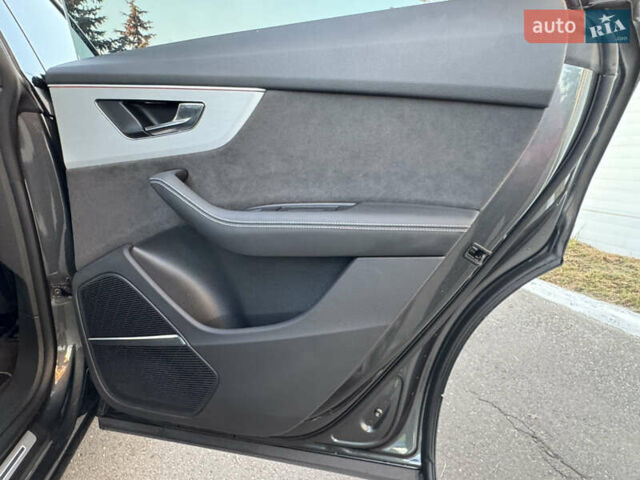Серый Ауди Q8, объемом двигателя 3 л и пробегом 90 тыс. км за 68500 $, фото 93 на Automoto.ua