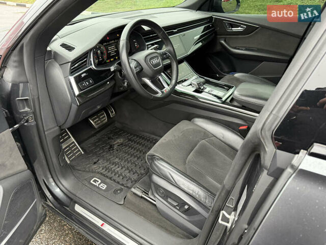 Сірий Ауді Q8, об'ємом двигуна 2.97 л та пробігом 395 тис. км за 39900 $, фото 12 на Automoto.ua