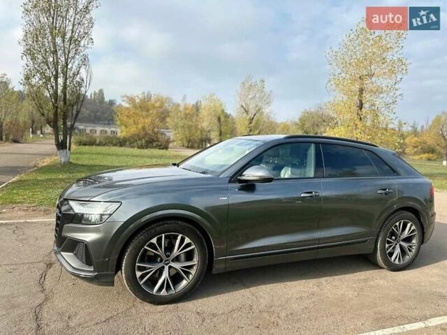 Ауді Q8 2021 у Кам'янське (Дніпродзержинськ) на Automoto.ua Сірий Ауді Q8, об'ємом двигуна 2.97 л та пробігом 165 тис. км за 53999 $, фото 9 на Automoto.ua