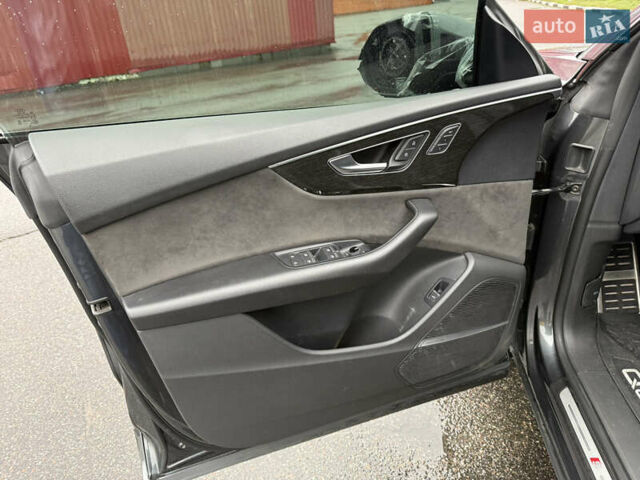 Сірий Ауді Q8, об'ємом двигуна 2.97 л та пробігом 395 тис. км за 39900 $, фото 16 на Automoto.ua