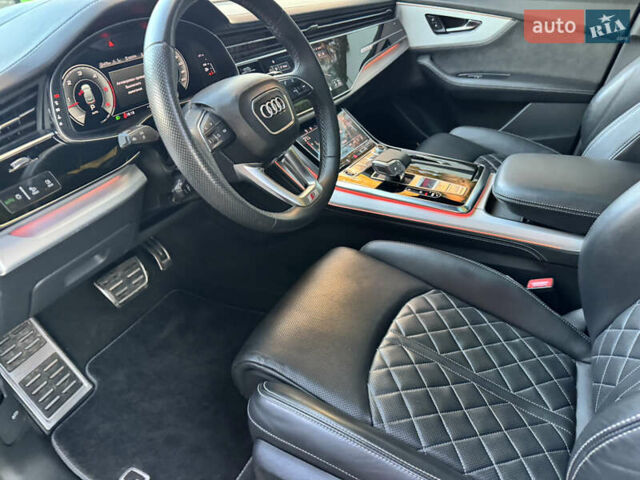 Серый Ауди Q8, объемом двигателя 3 л и пробегом 90 тыс. км за 68500 $, фото 69 на Automoto.ua