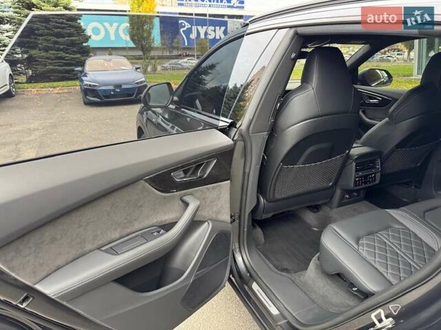 Серый Ауди Q8, объемом двигателя 3 л и пробегом 20 тыс. км за 87000 $, фото 79 на Automoto.ua