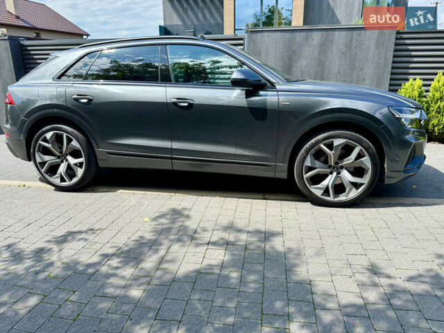 Серый Ауди Q8, объемом двигателя 2.97 л и пробегом 127 тыс. км за 70000 $, фото 3 на Automoto.ua