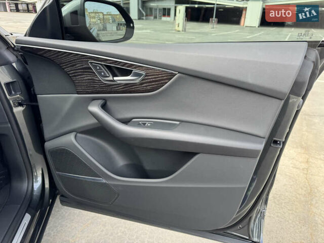 Ауді Q8 2021 у Києві на Automoto.ua Сірий Ауді Q8, об'ємом двигуна 3 л та пробігом 25 тис. км за 73000 $, фото 32 на Automoto.ua
