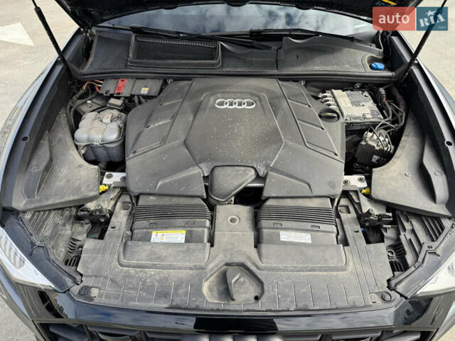 Ауді Q8 2021 у Києві на Automoto.ua Сірий Ауді Q8, об'ємом двигуна 3 л та пробігом 25 тис. км за 73000 $, фото 27 на Automoto.ua